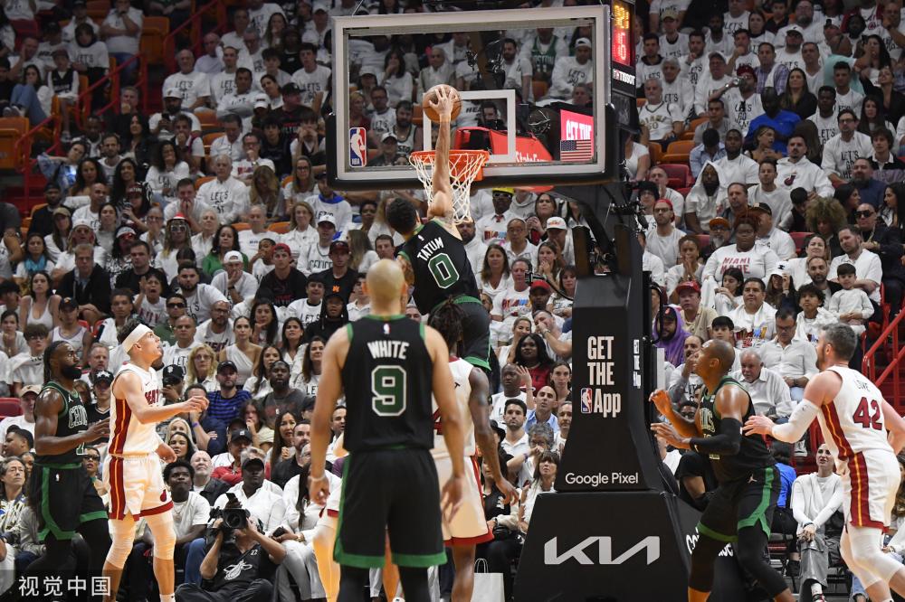 球并送出 球并送出