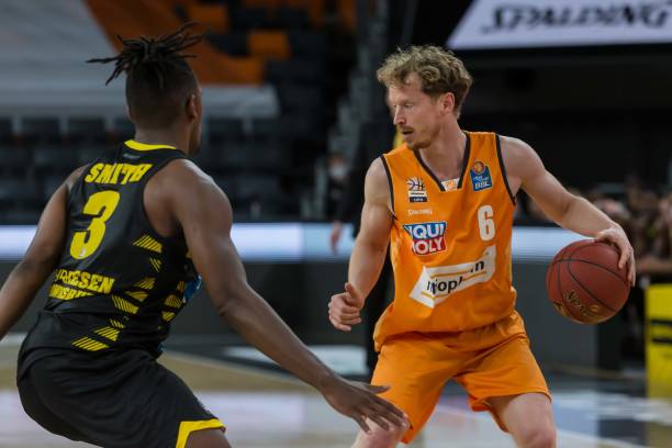 比赛中采取 比赛中采取