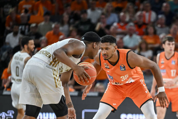 为詹姆斯创 为詹姆斯创